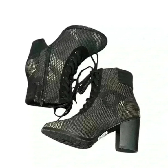 Stylish Black Mesh Ankle Boots with Block Heels - Picture 1 of 2